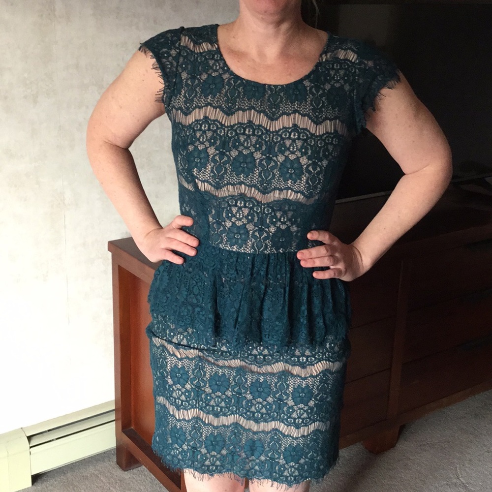 Gorgeous green lace cocktail dress